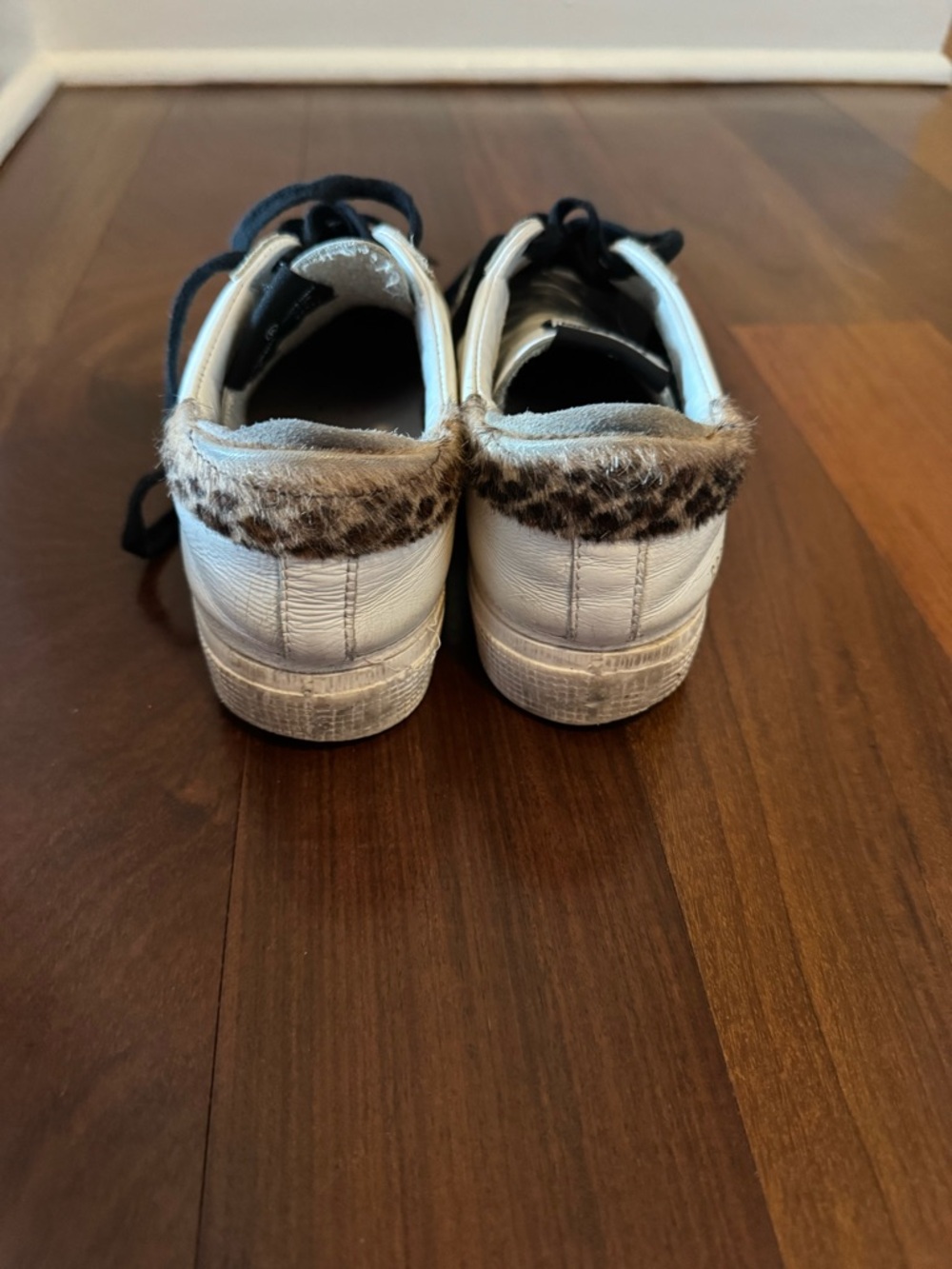 Golden Goose Super Star Leather Low-Top Sneakers with Black Laces - Picture 3 of 7